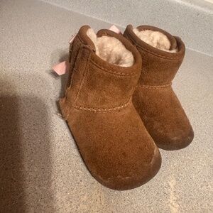 Ugg infant boots size 2 Sherpa lined